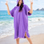 poncho en la playa